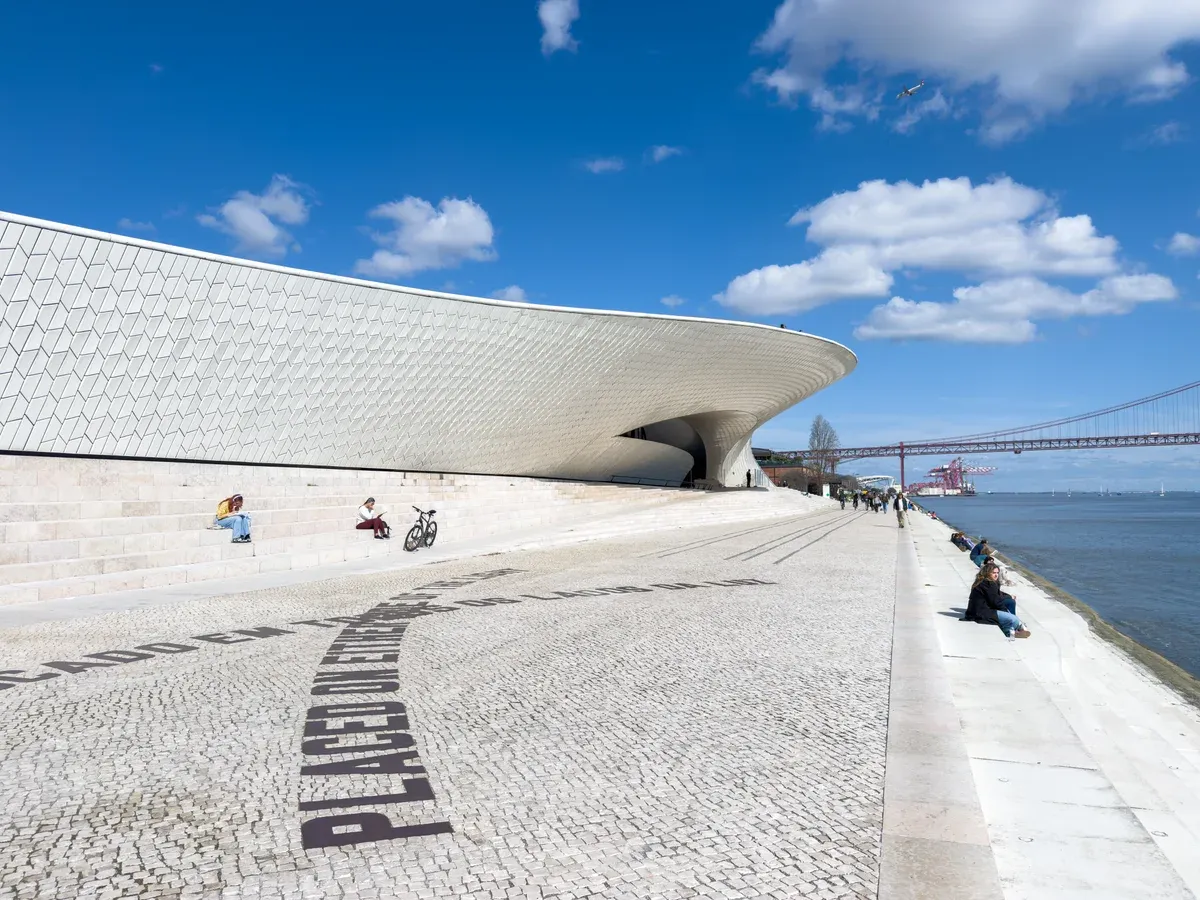 Lisbon museum: The MAAT roof walkway above the river